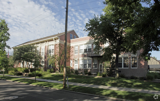 Primary Photo - 1125 S Race St