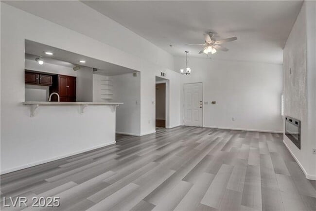 Building Photo - Flamingo W 2 Bed 2 Bath