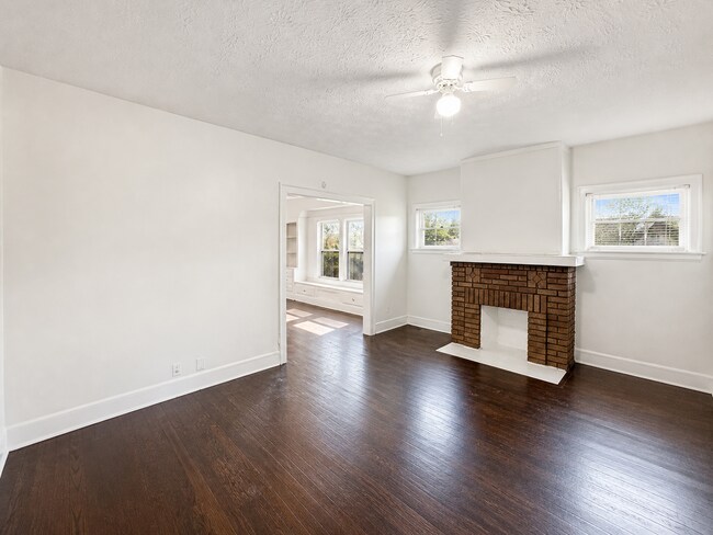 Foto del edificio - 3454 E 118th St