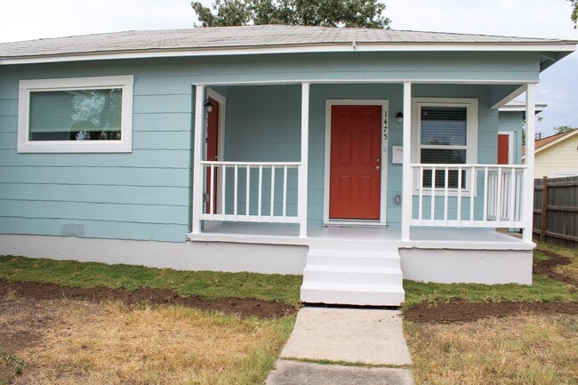 Building Photo - 1475 W Contour Dr