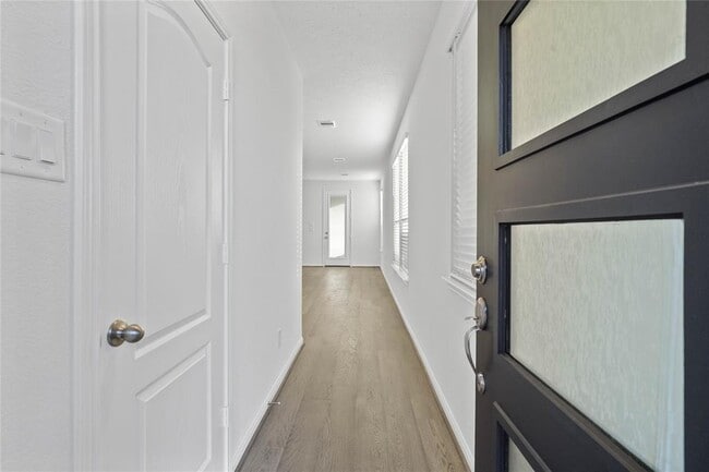 Building Photo - 18307 Sessile Oak Dr