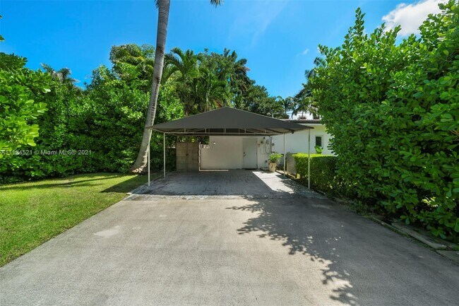 Building Photo - 121 4th San Marino Terrace