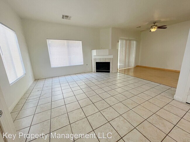 Building Photo - 4 br, 2.5 bath House - 8446 Opal Splendor Ave
