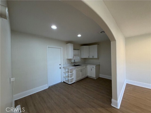 Building Photo - 9384 Fontana Ave