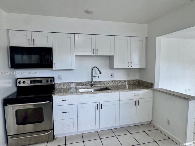 Foto del edificio - 718 SW 7th St