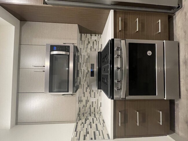Interior Photo - Lido Apartments - 4847 Oakwood