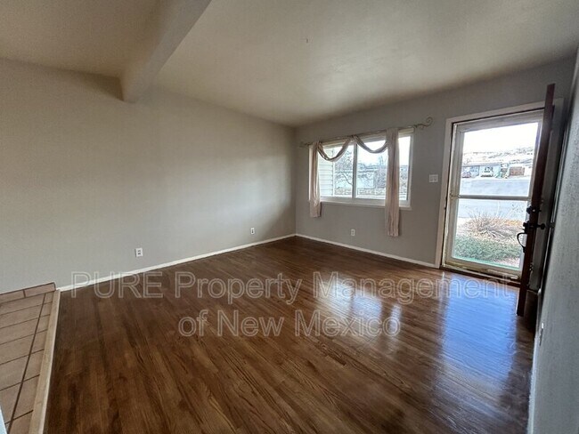 Foto del edificio - 2801 Edgecliff Dr