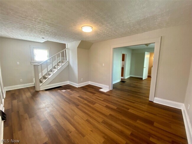 Foto del edificio - 748 Merton Ave