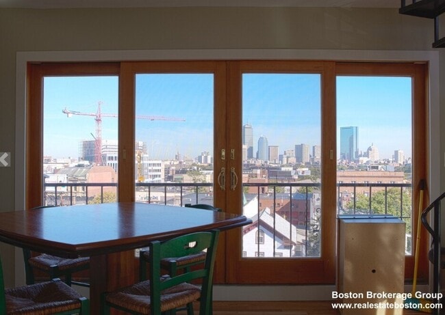 Building Photo - 4 Kearsarge Ave