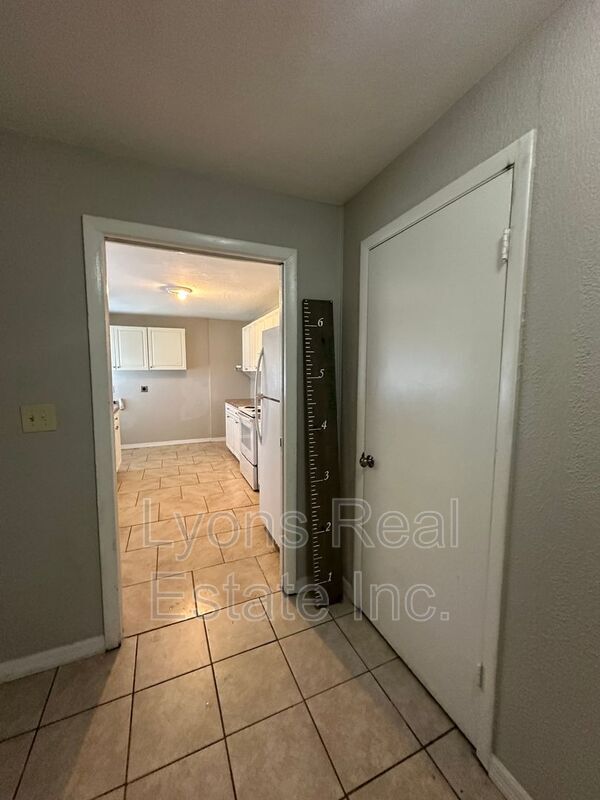 Foto del edificio - 2210 Cantor Ln