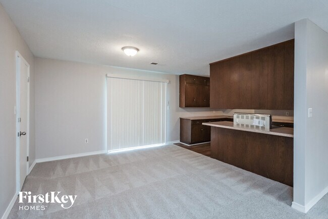 Building Photo - 2281 Briarwood Cir SW