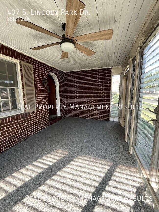 Foto del edificio - 407 S Lincoln Park Dr