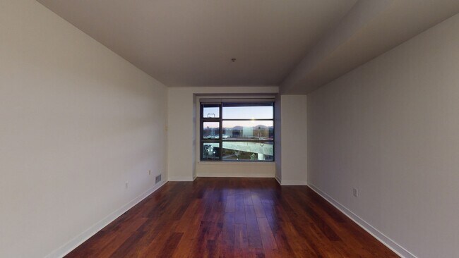 Interior Photo - Edgewater