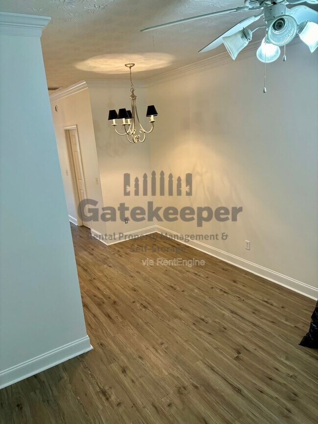 Building Photo - 76 Intown Pl