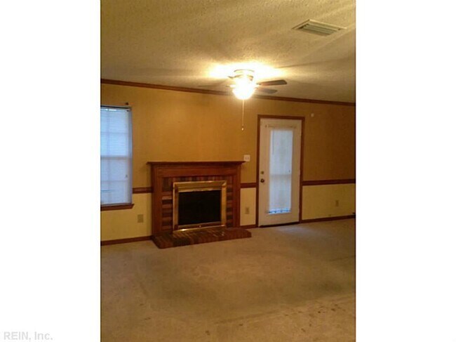 Building Photo - 1240 Basswood Ct