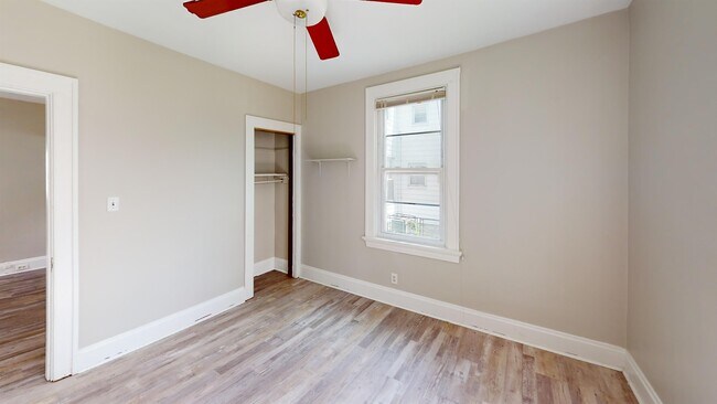 Building Photo - 505 Oak St