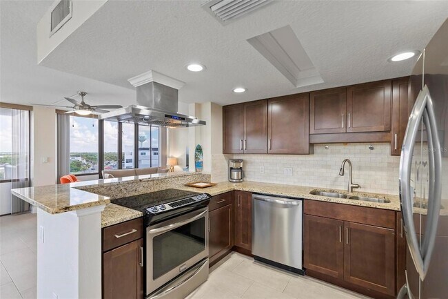 Building Photo - 3580 S Ocean Shore Blvd