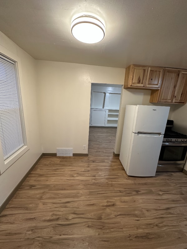 Foto del edificio - 221 W Park Ave