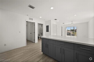 Building Photo - 3815 Chiquita Blvd S