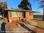 Primary Photo - 3 br, 1 bath House - 916 Trail Eight