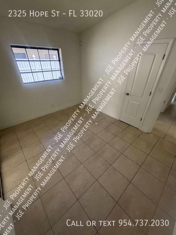 Foto del edificio - 2325 Hope St