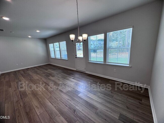 Foto del edificio - 203 Broomside Ave