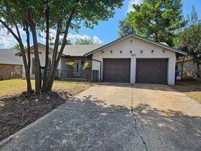 Building Photo - 2708 Cheyenne Way