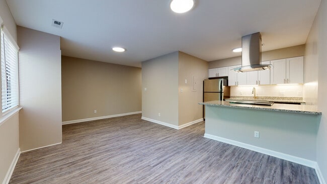 Foto del edificio - 3116 Hillsborough