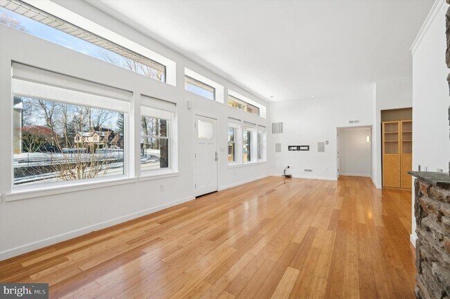 Foto del edificio - 29 Rolling Rd