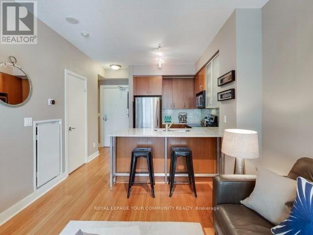 Photo du bâtiment - 438-438 King St W