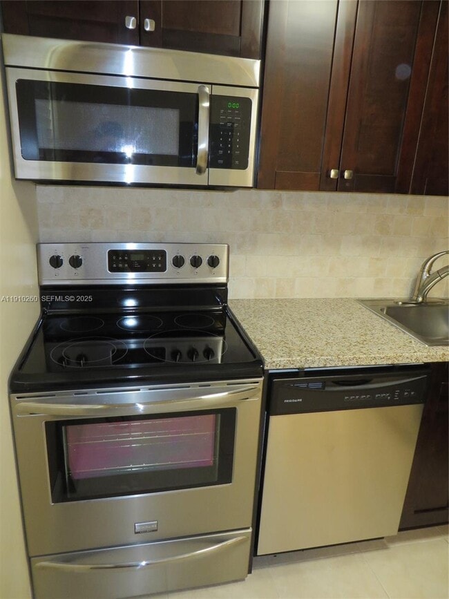 Foto del edificio - 220 SW 9th Ave