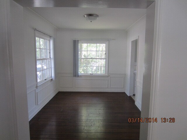 Foto del edificio - 10848 Weyburn Ave