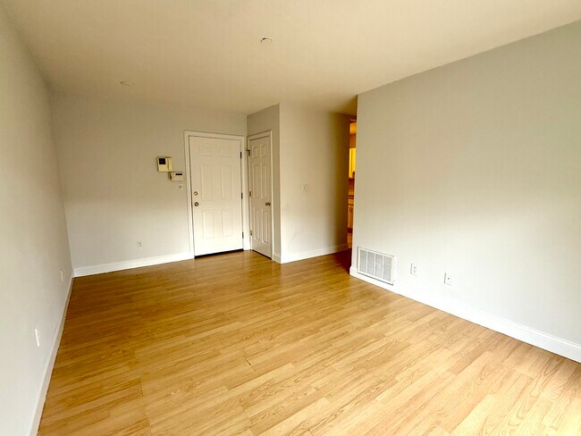 Foto del edificio - 111 W 8th St