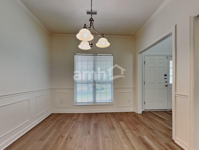 Foto del edificio - 7036 Sage Ln
