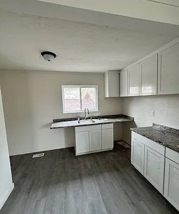 Foto del edificio - 702 Rice Ave