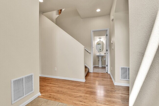 Foto del edificio - $2,550.00, 2, 2-bed, 2 bath in Northglenn ...