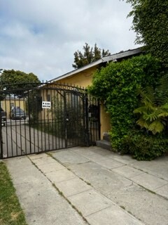 Building Photo - 112 S Eucalyptus Ave