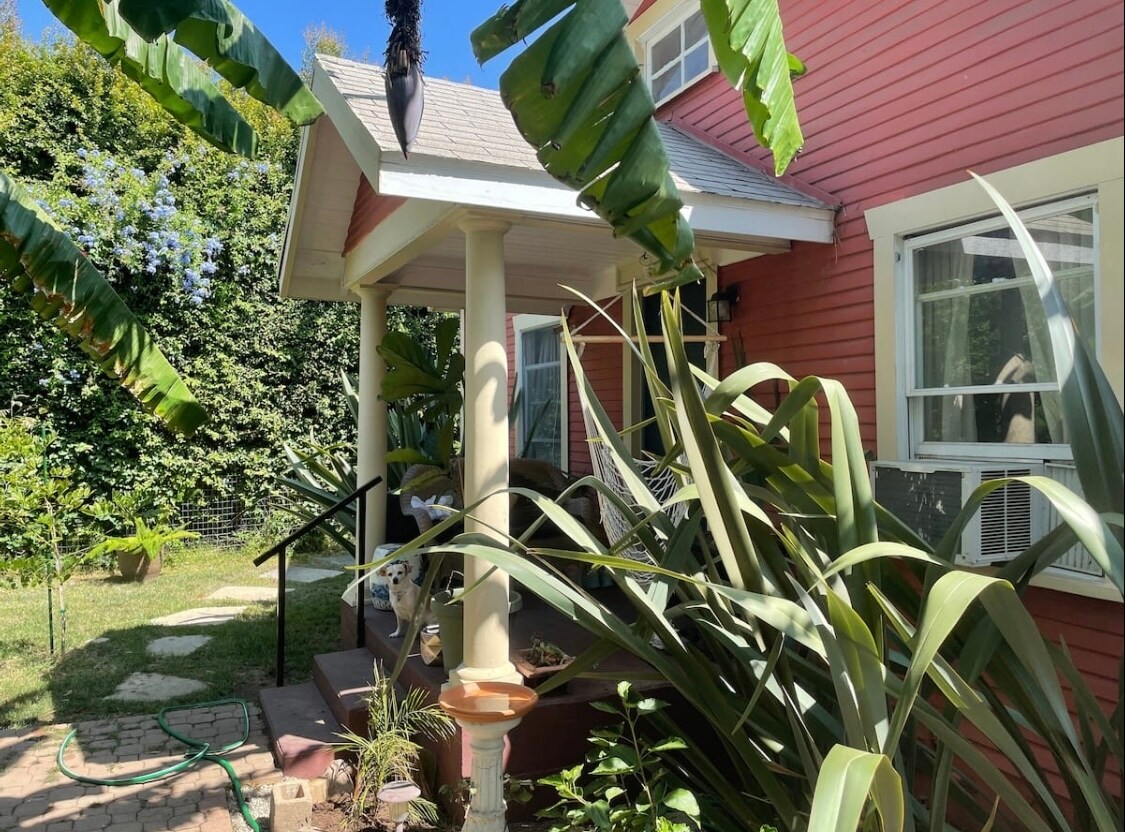Primary Photo - 2200 Wellesley Ave