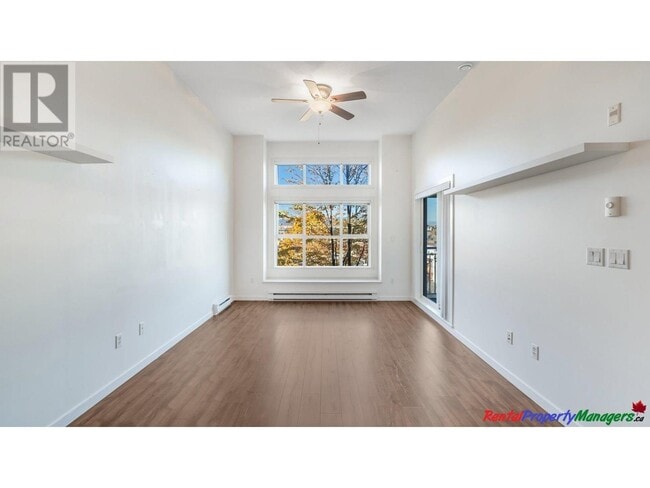 Building Photo - 5885-5885 Irmin St