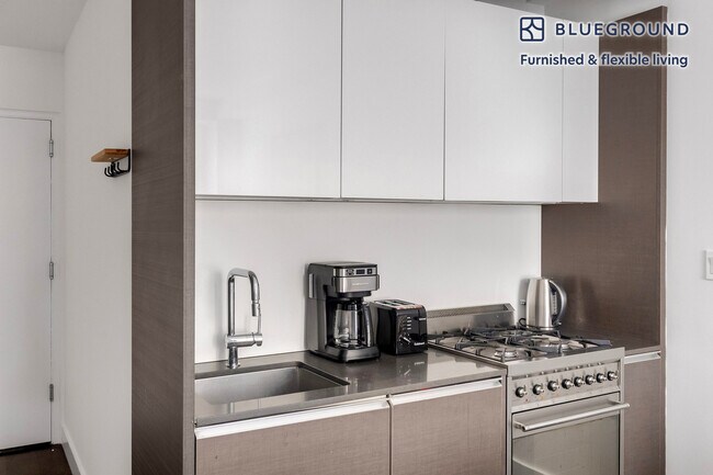 Foto del edificio - 666 West End Ave