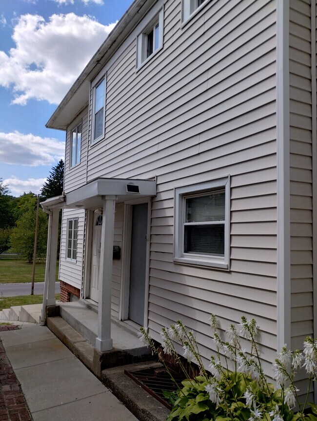 Side Entry - 1526 Parkside Blvd