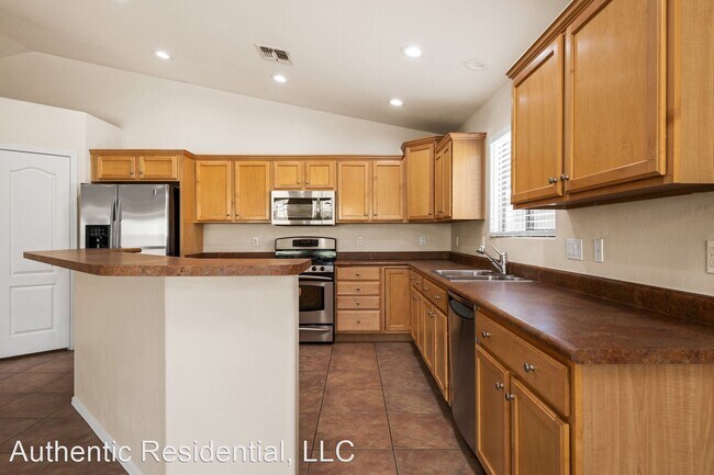 Building Photo - 3 br, 2 bath House - 10531 E Carolina Willow