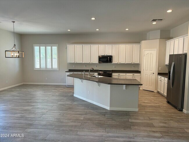 Building Photo - 8362 W Bajada Rd