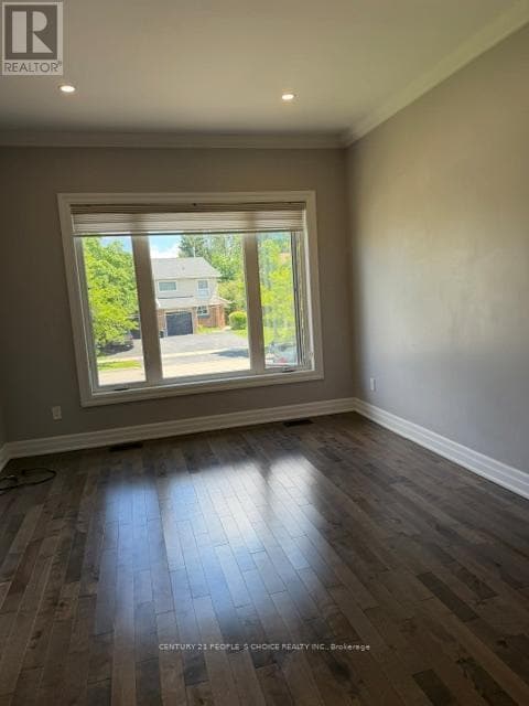 Building Photo - 2951 Salerno Crescent