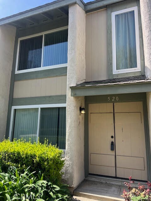 Foto del edificio - 520 Breezewood Ct