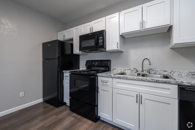 Westside Commons - Westside Commons Apartments