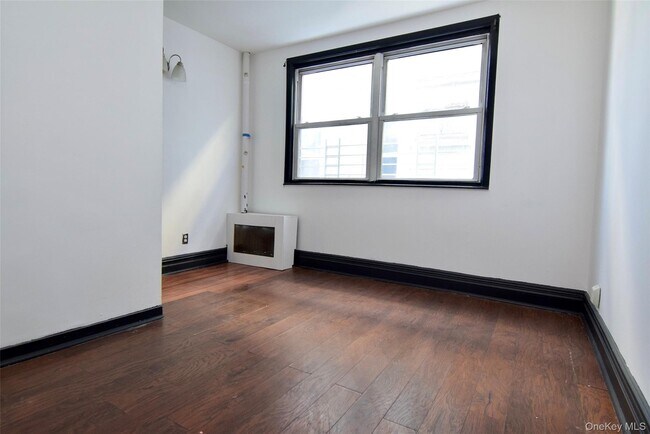 Foto del edificio - 4224 Edson Ave