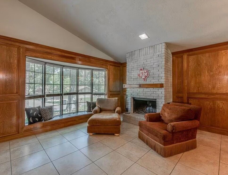 Building Photo - 1405 Magnolia Dr