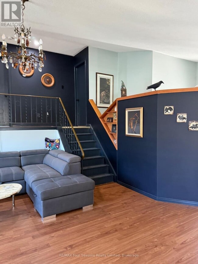 Building Photo - 3 Bridgeview Ct