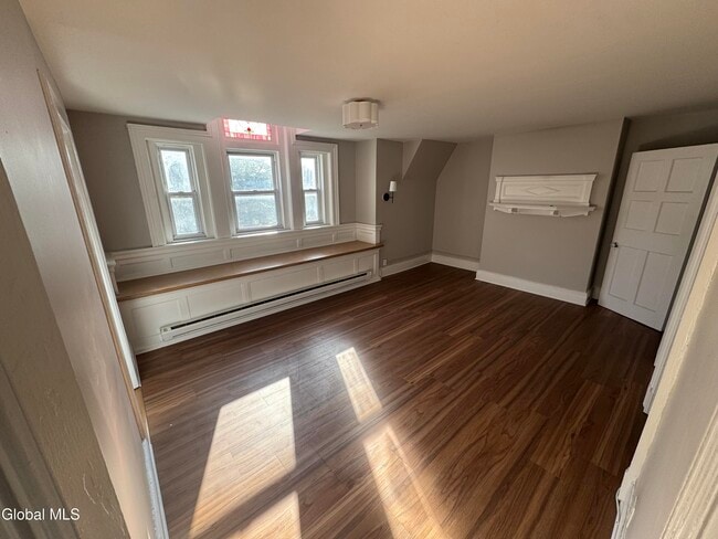 Building Photo - 479 State St